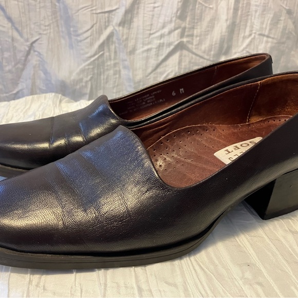 Women’s Brown Leather Shoes - Picture 4 of 4